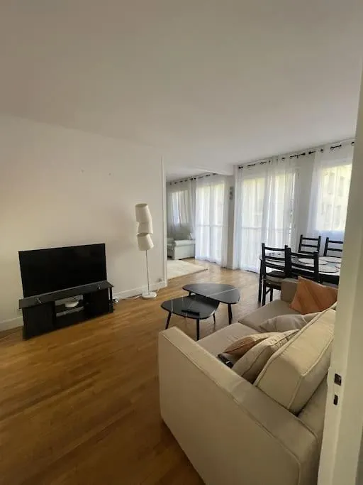 Charmant Appartement Paris Xvie- Avec Balcon! 0*,