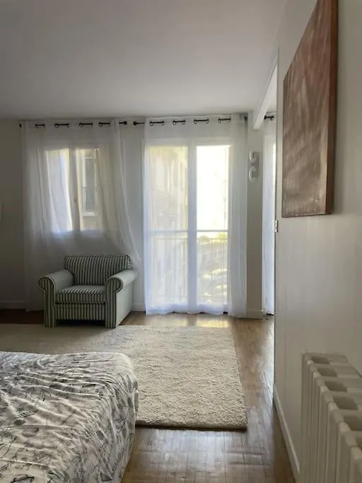 Charmant Appartement Paris Xvie- Avec Balcon!